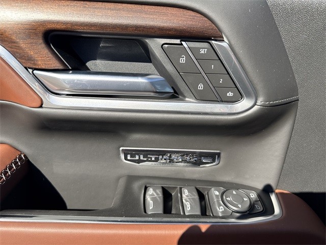 GMC Sierra 1500 Vehicle Full-screen Gallery Image 13