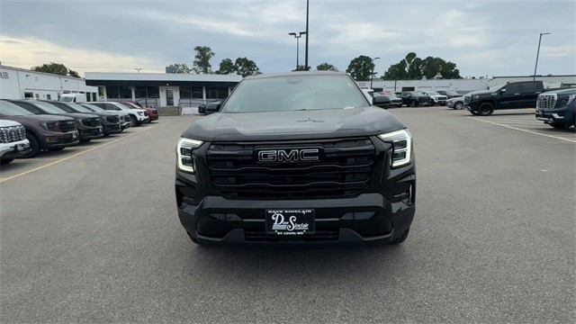 GMC Terrain Vehicle Full-screen Gallery Image 03