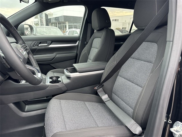 GMC Terrain Vehicle Full-screen Gallery Image 11