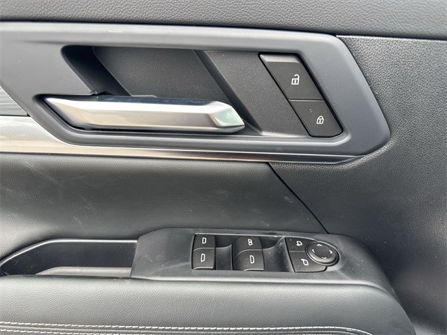 GMC Terrain Vehicle Full-screen Gallery Image 13