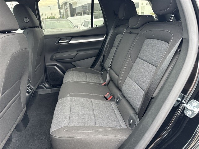 GMC Terrain Vehicle Full-screen Gallery Image 22