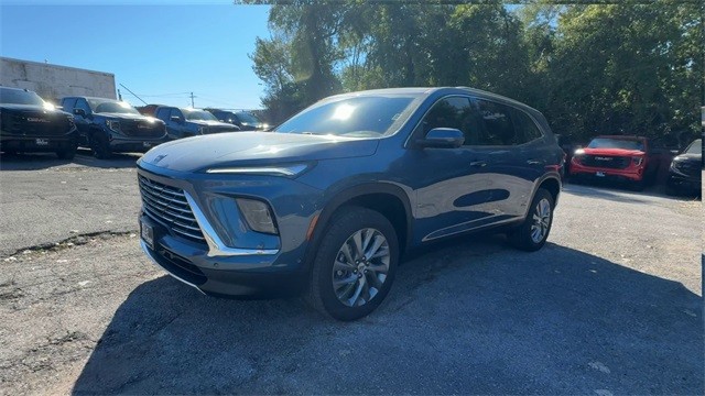 Buick Enclave Vehicle Full-screen Gallery Image 04