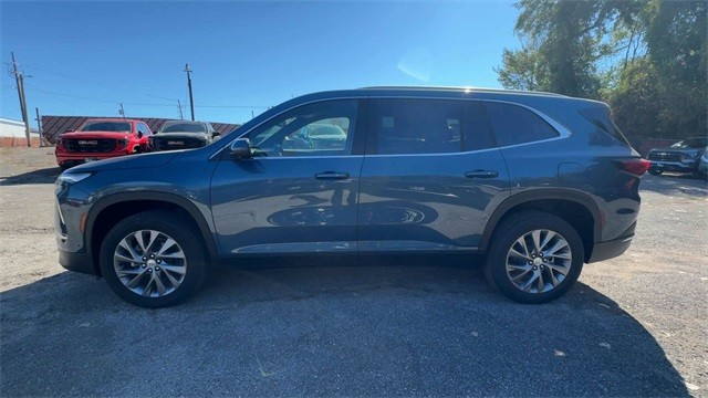 Buick Enclave Vehicle Full-screen Gallery Image 05