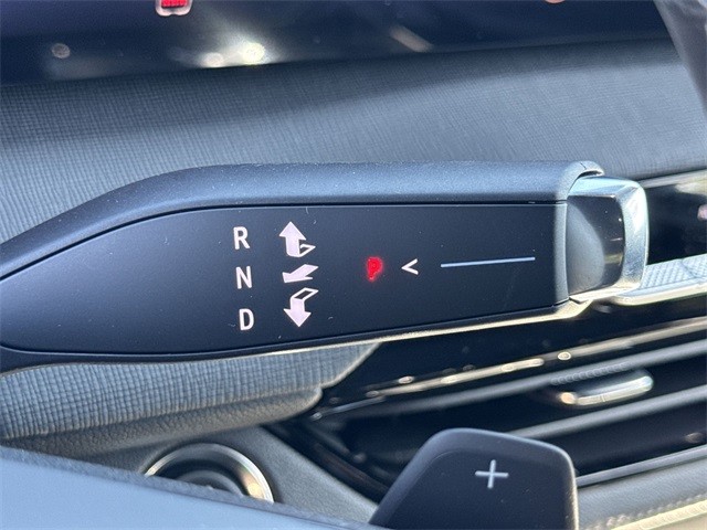 Buick Enclave Vehicle Full-screen Gallery Image 20