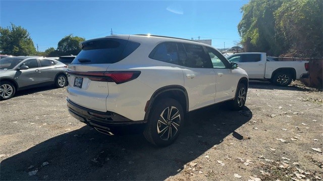 Buick Enclave Vehicle Full-screen Gallery Image 08