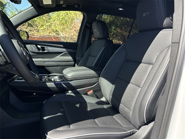 Buick Enclave Vehicle Full-screen Gallery Image 11