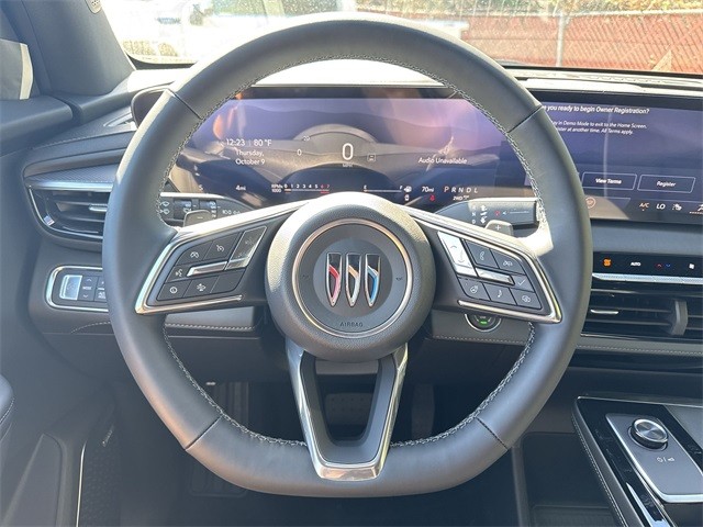 Buick Enclave Vehicle Full-screen Gallery Image 14