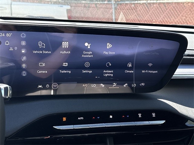 Buick Enclave Vehicle Full-screen Gallery Image 16