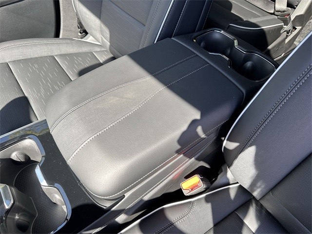 Buick Enclave Vehicle Full-screen Gallery Image 21