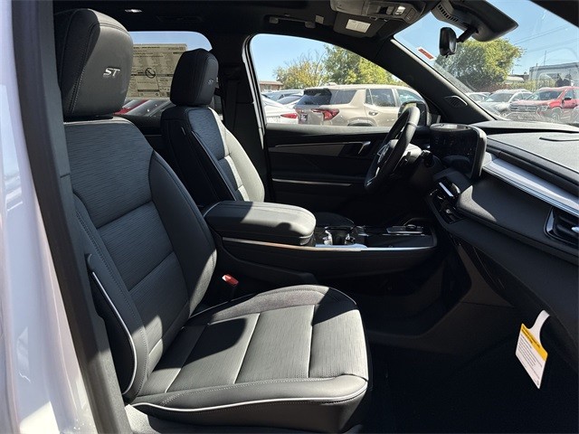 Buick Enclave Vehicle Full-screen Gallery Image 26