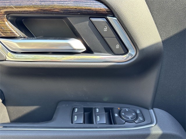 GMC Sierra 1500 Vehicle Full-screen Gallery Image 13