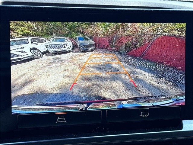 GMC Sierra 1500 Vehicle Full-screen Gallery Image 17