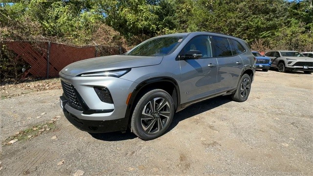 Buick Enclave Vehicle Full-screen Gallery Image 04