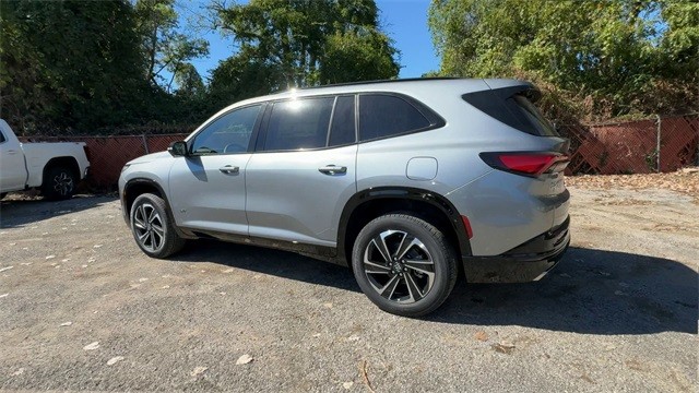 Buick Enclave Vehicle Full-screen Gallery Image 06