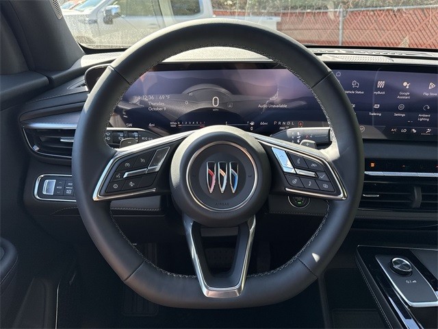 Buick Enclave Vehicle Full-screen Gallery Image 14