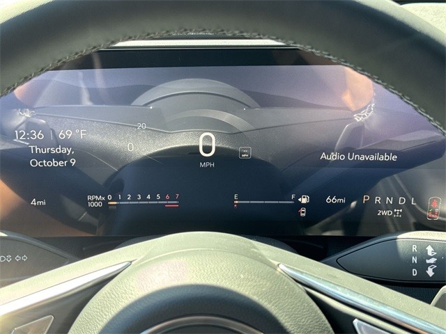 Buick Enclave Vehicle Full-screen Gallery Image 15