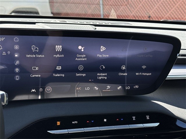 Buick Enclave Vehicle Full-screen Gallery Image 16