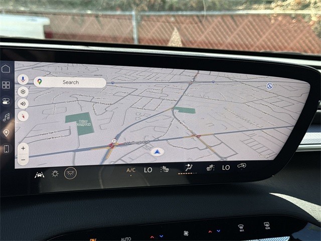 Buick Enclave Vehicle Full-screen Gallery Image 18
