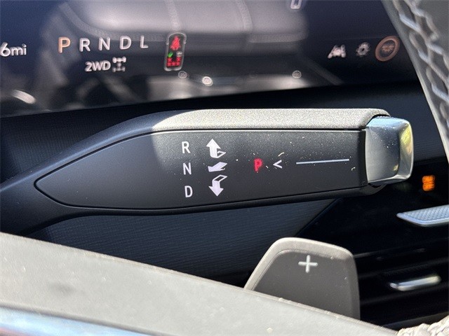 Buick Enclave Vehicle Full-screen Gallery Image 20