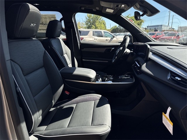 Buick Enclave Vehicle Full-screen Gallery Image 26