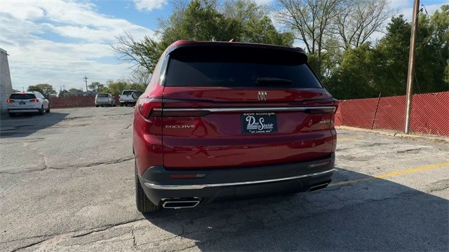 Buick Enclave Vehicle Full-screen Gallery Image 07