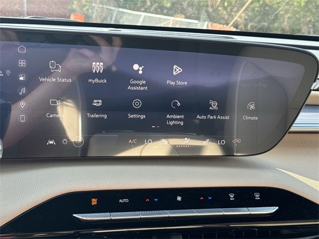 Buick Enclave Vehicle Full-screen Gallery Image 16