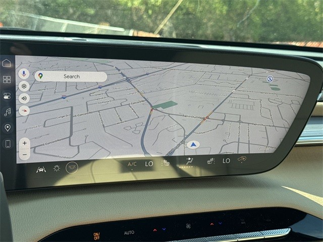 Buick Enclave Vehicle Full-screen Gallery Image 18