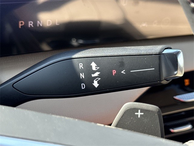 Buick Enclave Vehicle Full-screen Gallery Image 20