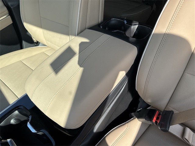 Buick Enclave Vehicle Full-screen Gallery Image 21