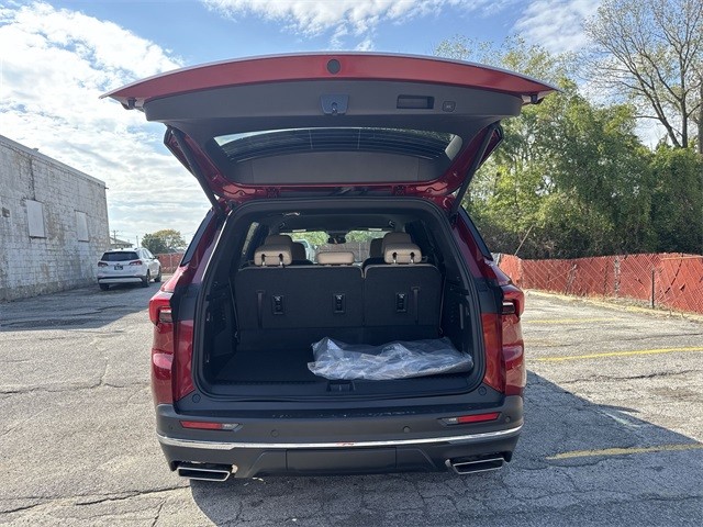 Buick Enclave Vehicle Full-screen Gallery Image 24