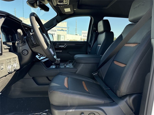 GMC Sierra 1500 Vehicle Full-screen Gallery Image 11