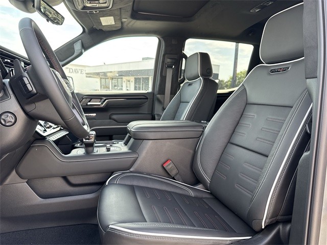 GMC Sierra 1500 Vehicle Full-screen Gallery Image 11