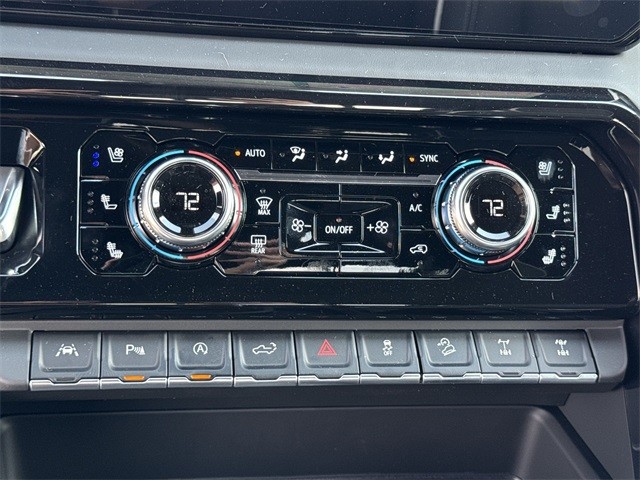 GMC Sierra 1500 Vehicle Full-screen Gallery Image 19