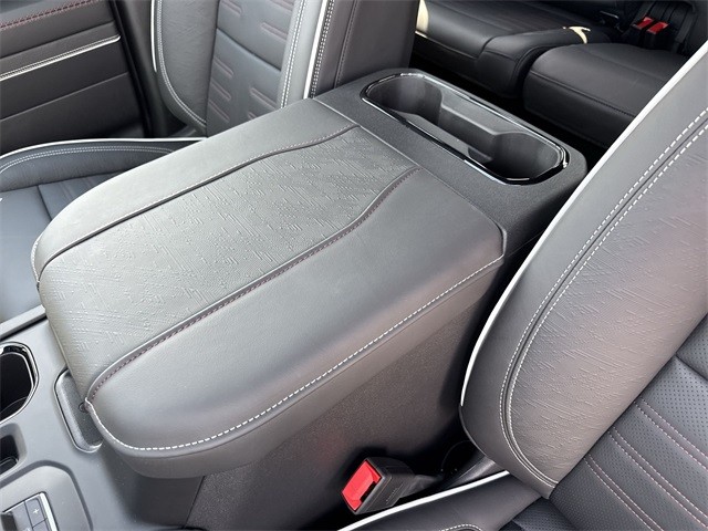 GMC Sierra 1500 Vehicle Full-screen Gallery Image 21