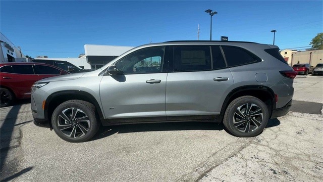 Buick Enclave Vehicle Full-screen Gallery Image 05