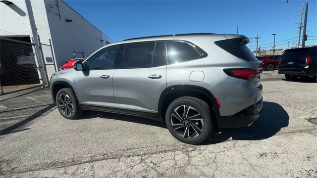 Buick Enclave Vehicle Full-screen Gallery Image 06