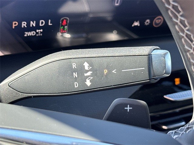 Buick Enclave Vehicle Full-screen Gallery Image 20