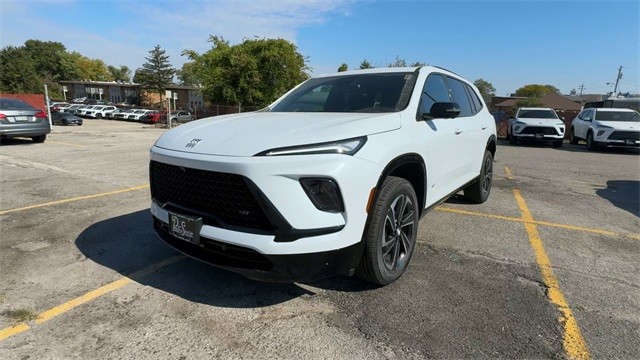 Buick Enclave Vehicle Full-screen Gallery Image 04