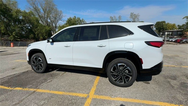 Buick Enclave Vehicle Full-screen Gallery Image 06