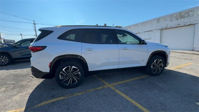 Buick Enclave Vehicle Full-screen Gallery Image 09