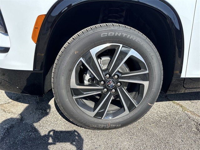 Buick Enclave Vehicle Full-screen Gallery Image 10