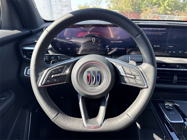 Buick Enclave Vehicle Full-screen Gallery Image 14