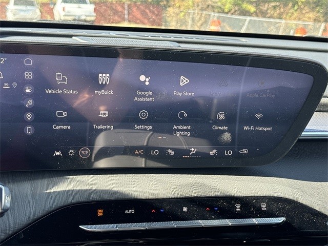 Buick Enclave Vehicle Full-screen Gallery Image 16