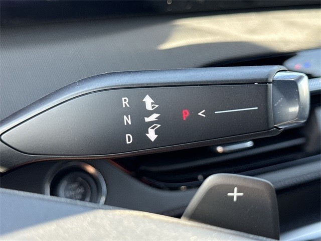 Buick Enclave Vehicle Full-screen Gallery Image 20