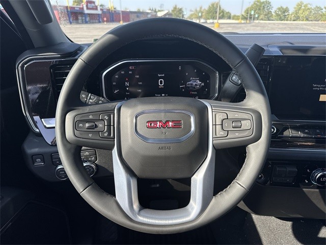 GMC Sierra 1500 Vehicle Full-screen Gallery Image 14