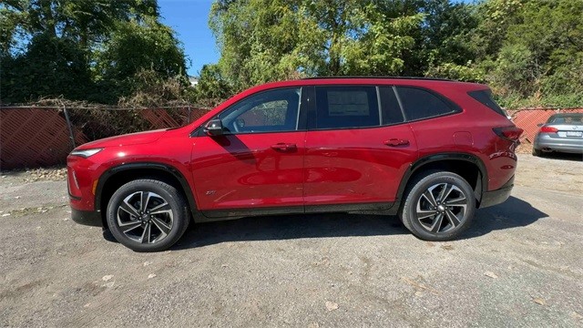 Buick Enclave Vehicle Full-screen Gallery Image 05