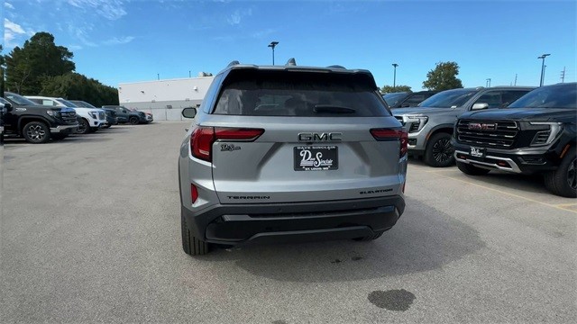 GMC Terrain Vehicle Full-screen Gallery Image 07