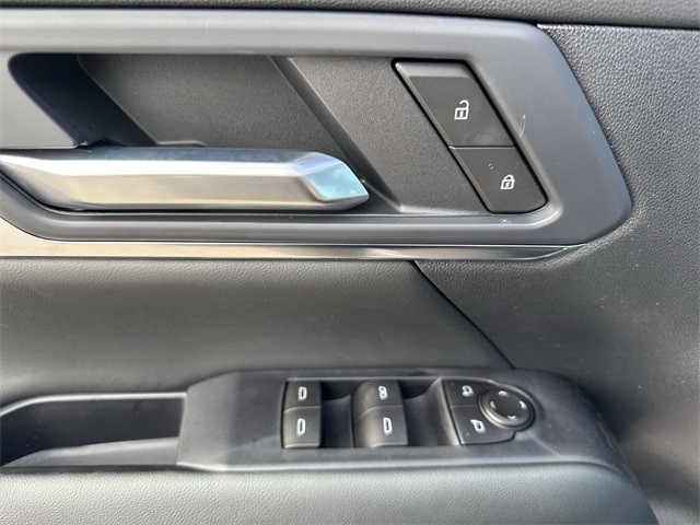 GMC Terrain Vehicle Full-screen Gallery Image 13