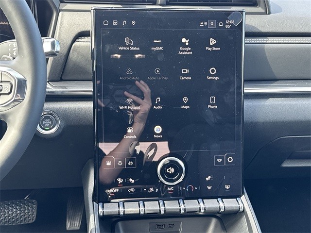 GMC Terrain Vehicle Full-screen Gallery Image 16