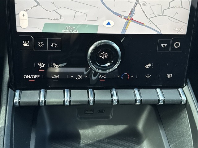 GMC Terrain Vehicle Full-screen Gallery Image 19